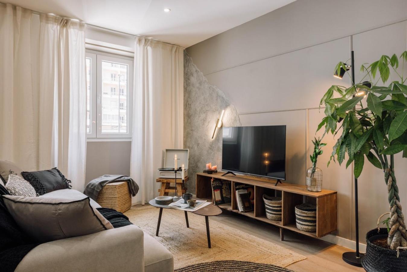 Liac - 2 Bedrooms In Alvalade Apartment